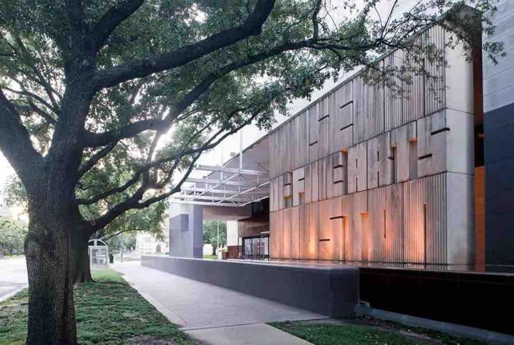 Lovely 1 Bedroom 2bed. Montrose/houston Getaway * Houston